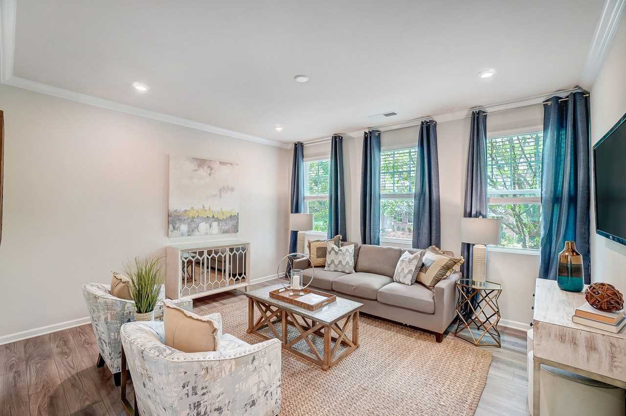 16728 Summers Walk Blvd - Photo 2 of 22