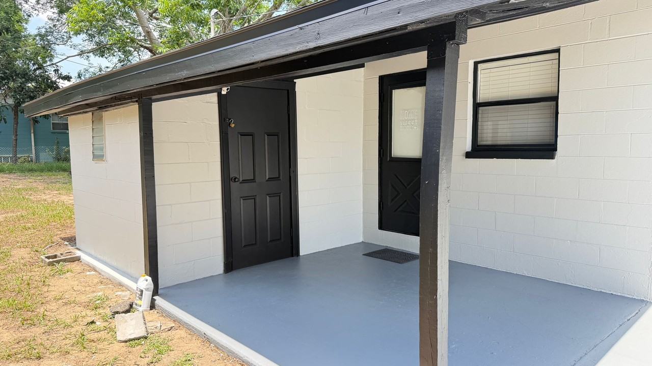 1218 Avenue L #NA - Photo 2 of 13