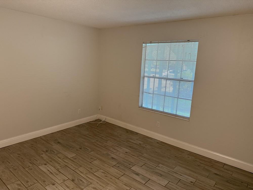 8020 Stark Ave #B - Photo 5 of 14