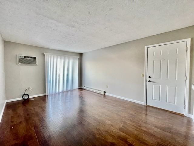 133 North West Street #B5 - Photo 3 of 6