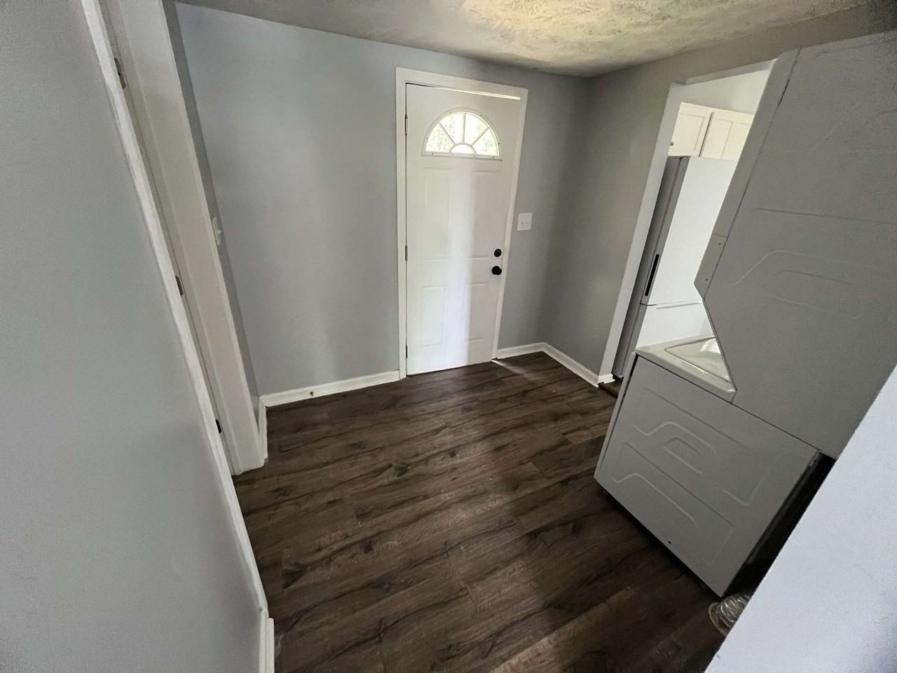 717 Gunther Ave - Photo 2 of 9