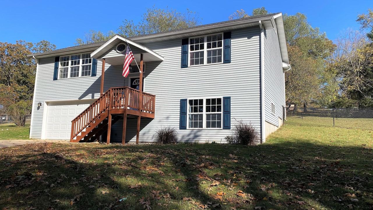 21700 Sable Rd - Photo 2 of 50