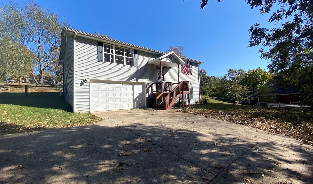 21700 Sable Rd - Photo 3 of 50