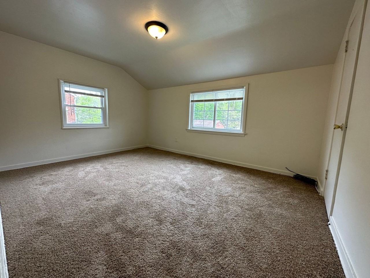 544 Long Rd - Photo 5 of 11