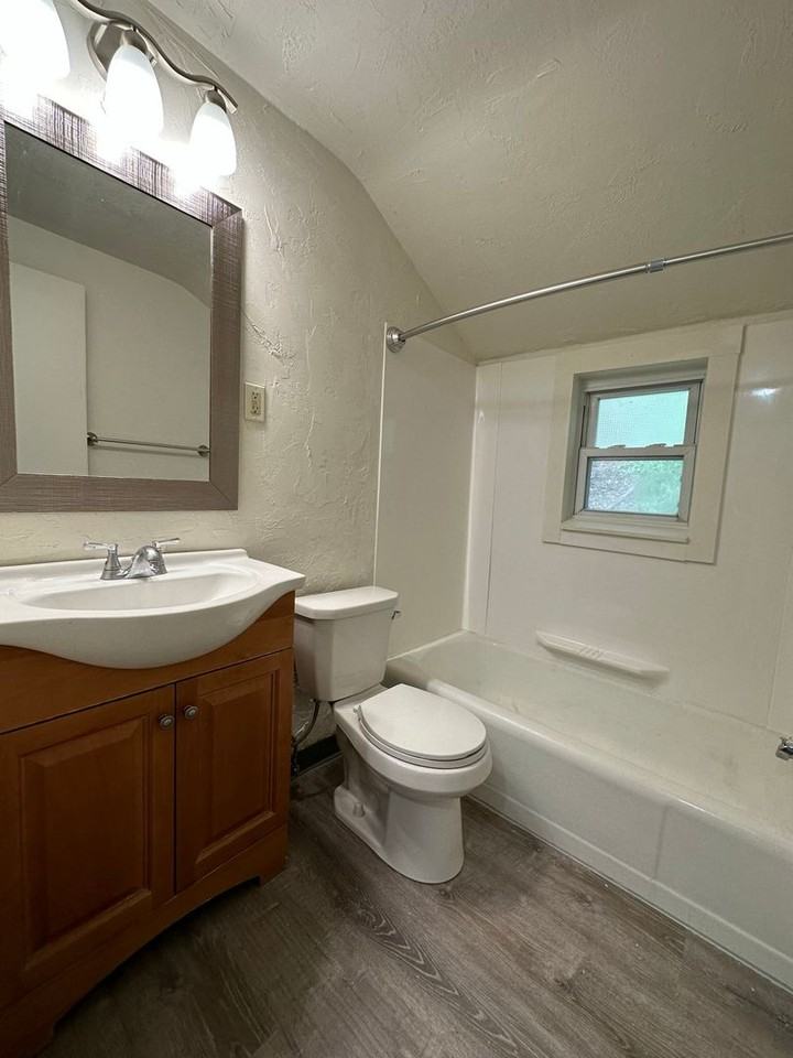 544 Long Rd - Photo 7 of 11