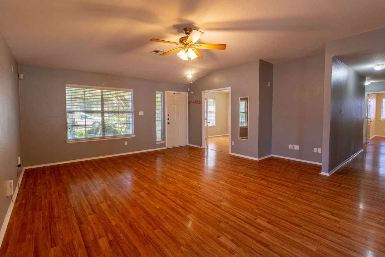 2557 Vernell Way - Photo 4 of 35