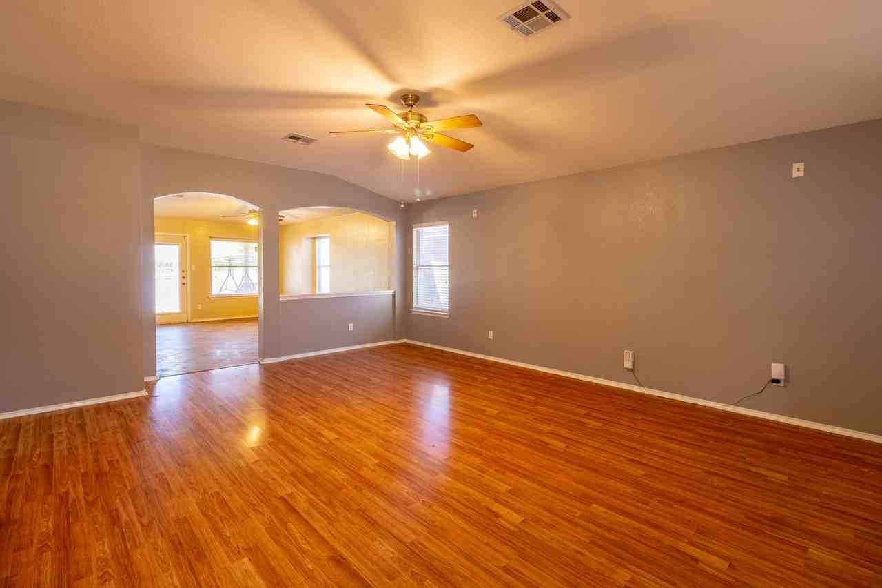 2557 Vernell Way - Photo 6 of 35