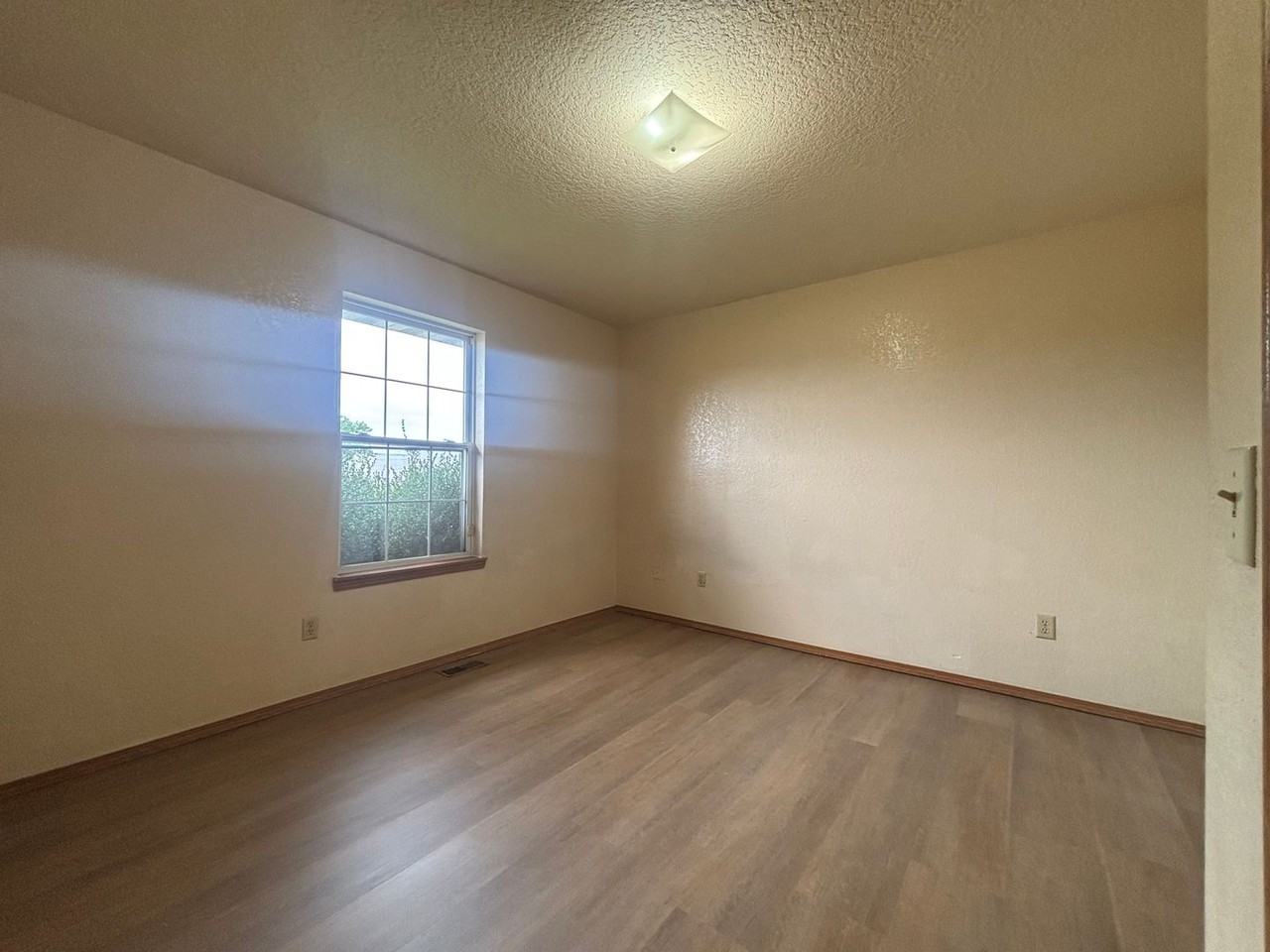 2862 S Meadowbrook Ave #2 - Photo 7 of 10