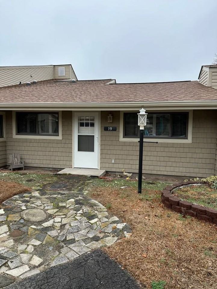 19 Quarterdeck Townes - Photo 3 of 17