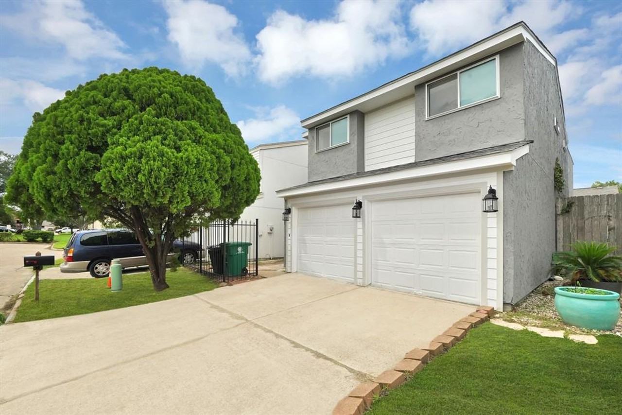 10258 Field Stone Dr - Photo 2 of 24