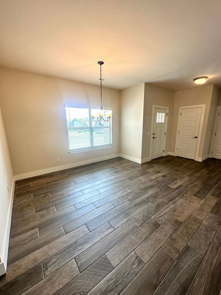 3600 Southwest Brittany Road - Photo 5 of 30