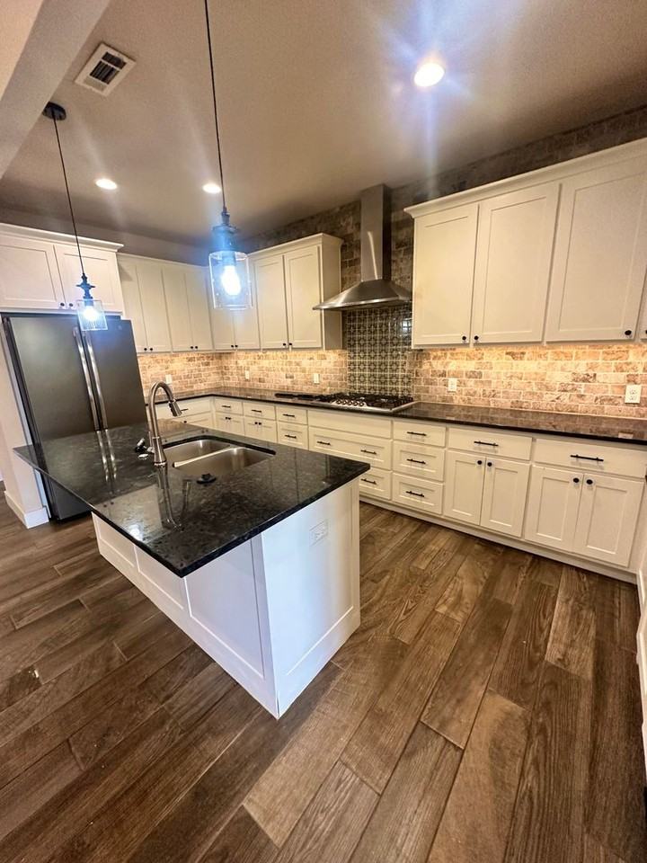 3600 Southwest Brittany Road - Photo 6 of 30