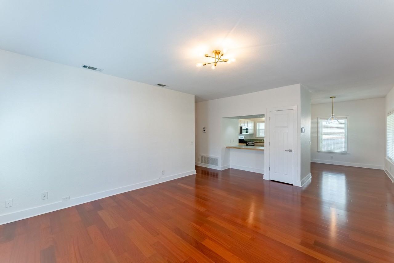 1209 E 3rd St - Photo 5 of 23