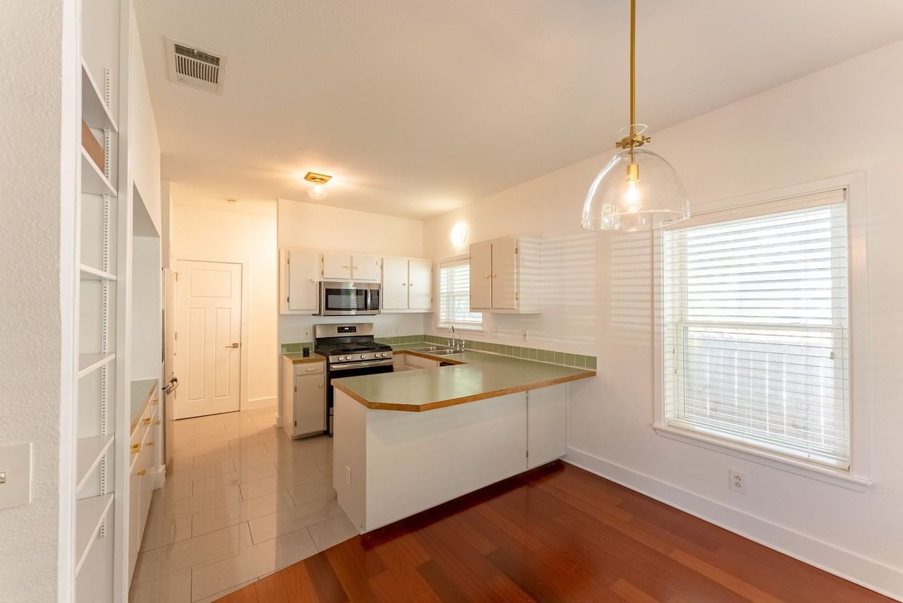 1209 E 3rd St - Photo 7 of 23