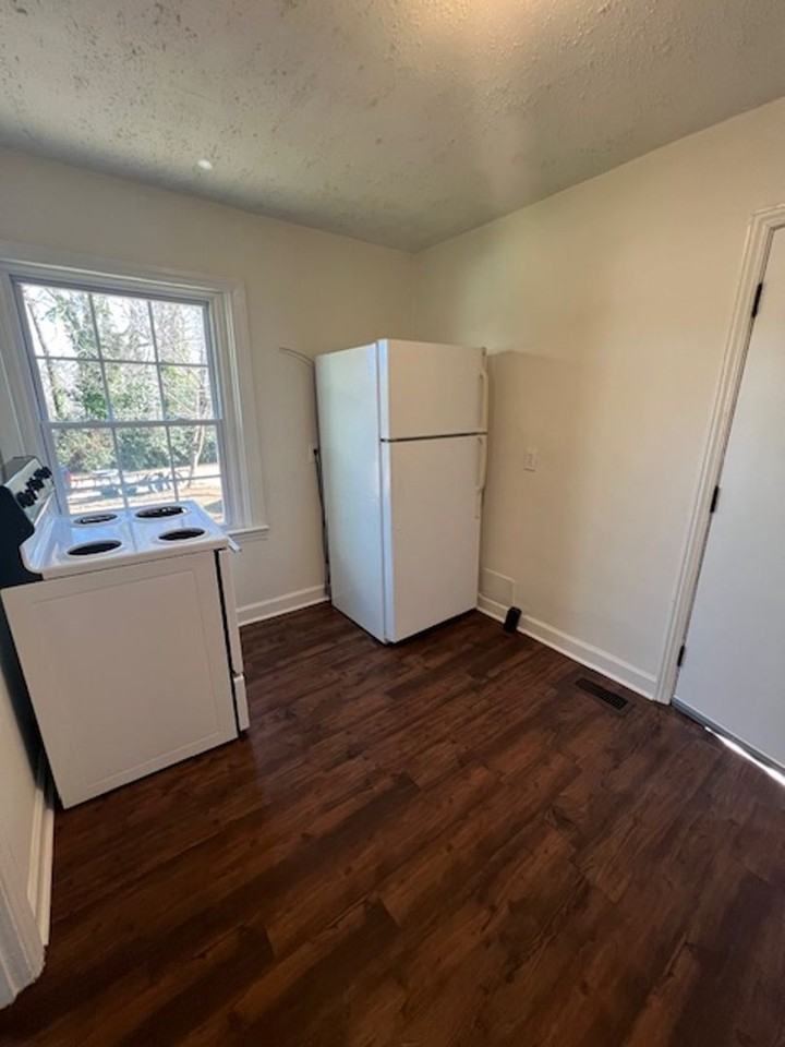 124 Hudson Street - Photo 3 of 13