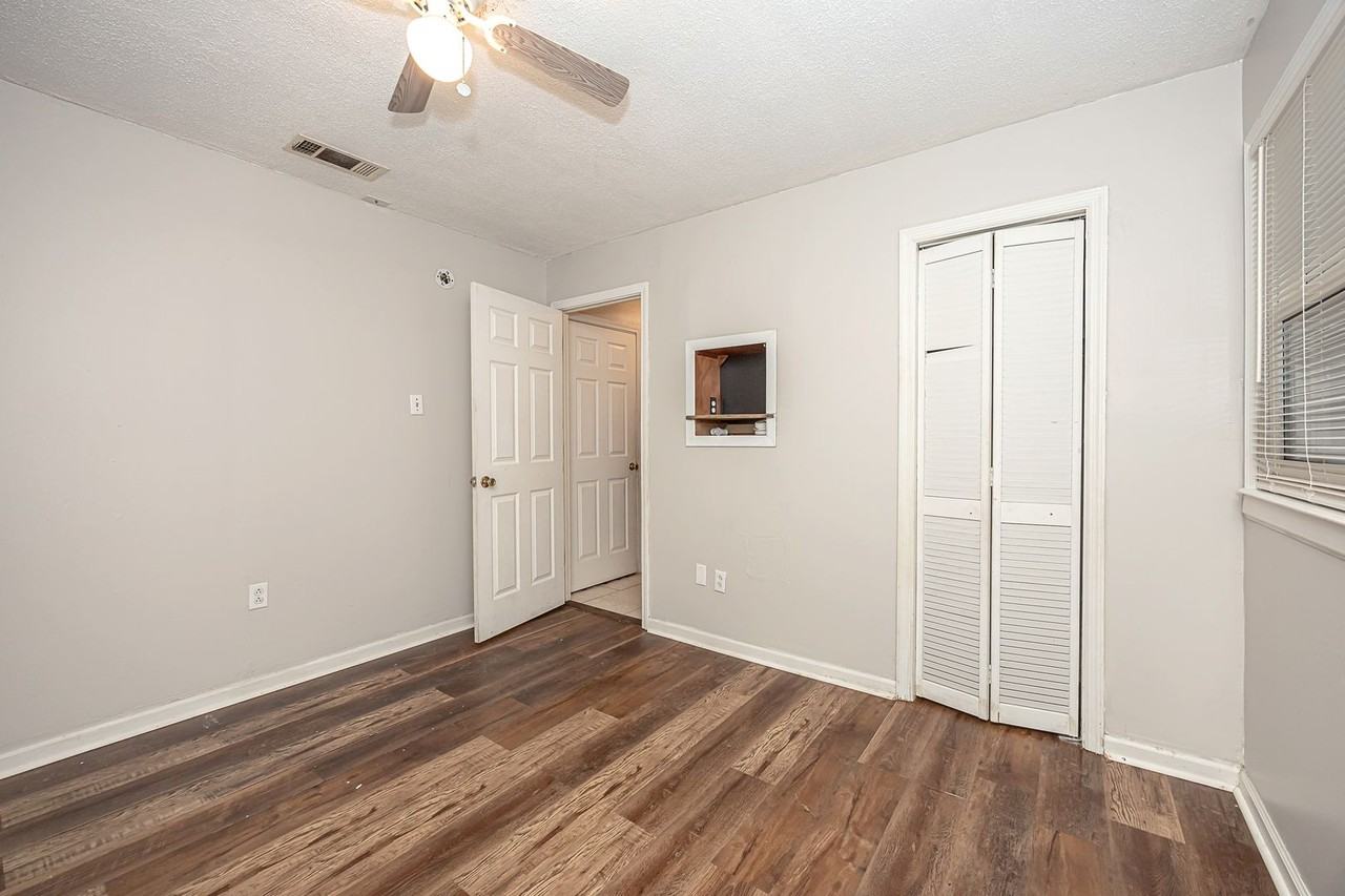 1006 13th St - Photo 3 of 43