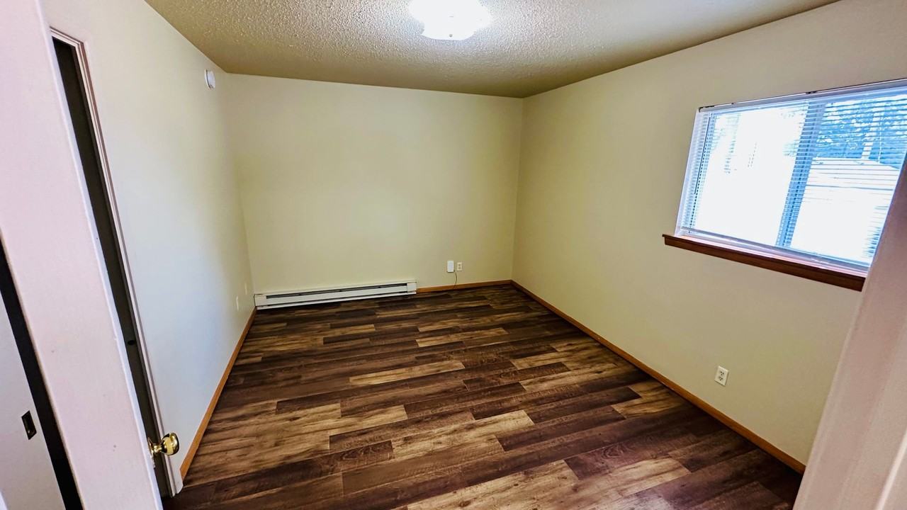 423 S Williams Ave - Photo 7 of 13