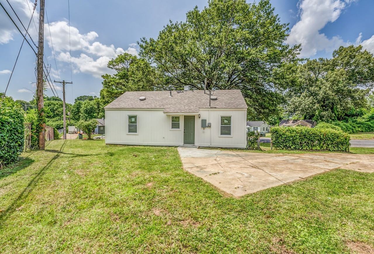 405 W Brooks Rd - Photo 2 of 23