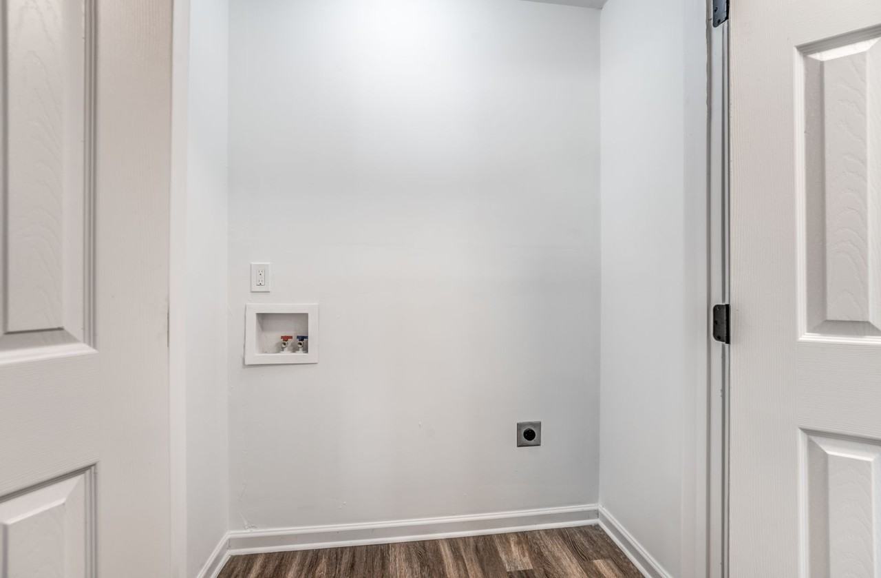405 W Brooks Rd - Photo 6 of 23