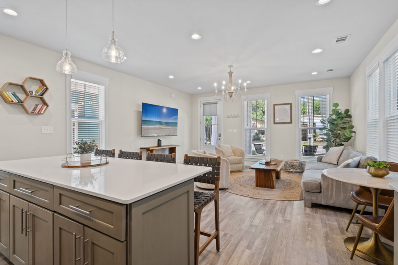 611 N Davis Hwy - Photo 3 of 7