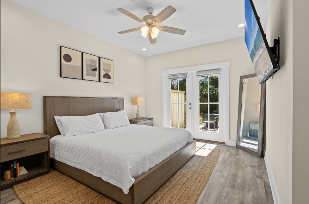 611 N Davis Hwy - Photo 5 of 7