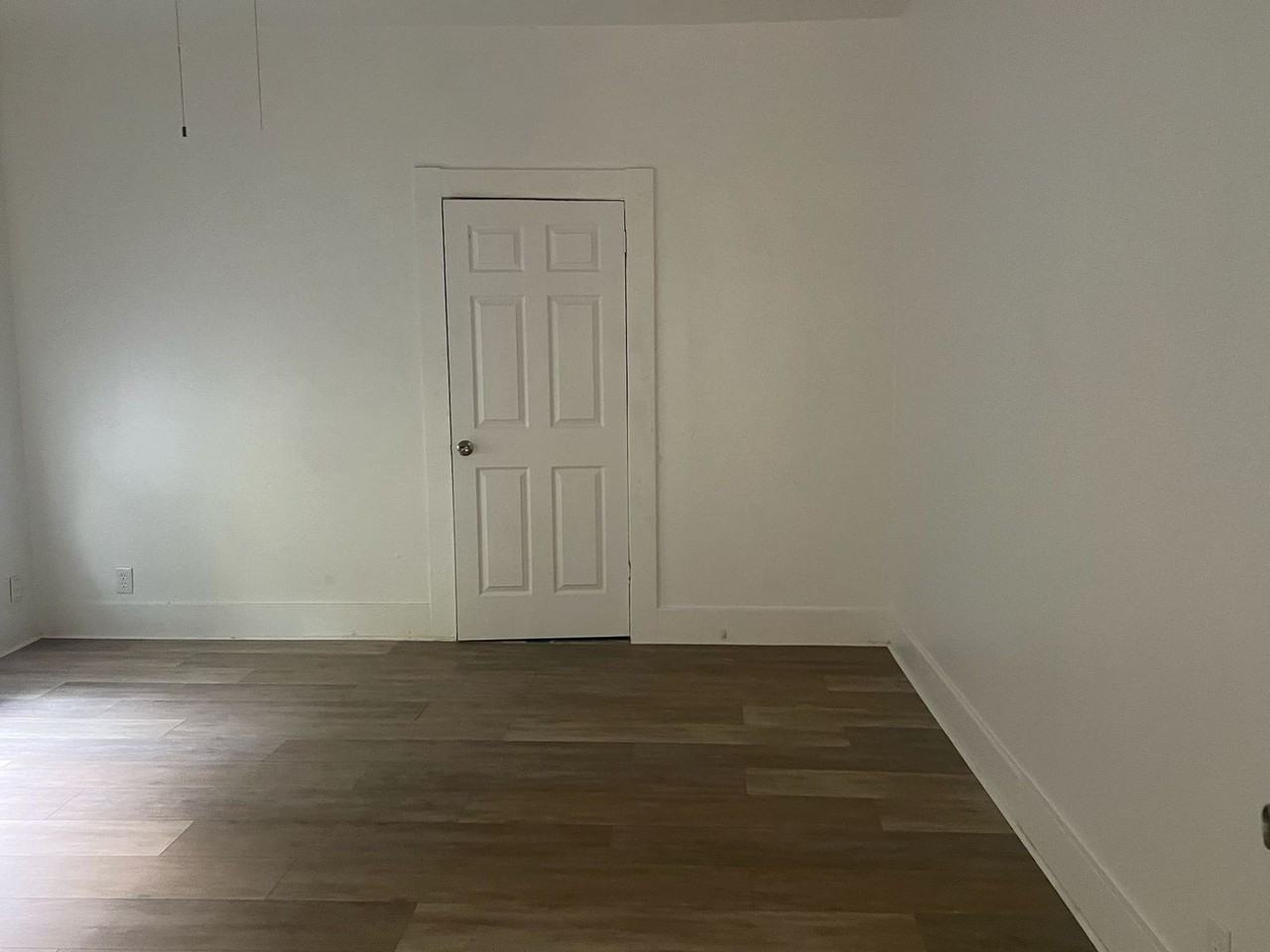 1380 Liveoak St - Photo 4 of 10