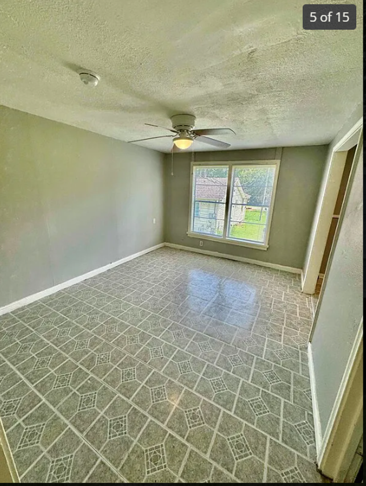 4265 Woodlawn St #B - Photo 4 of 11