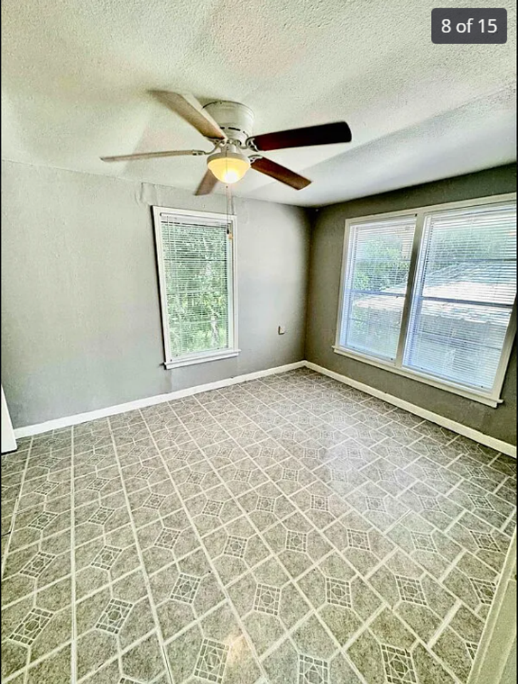 4265 Woodlawn St #B - Photo 7 of 11