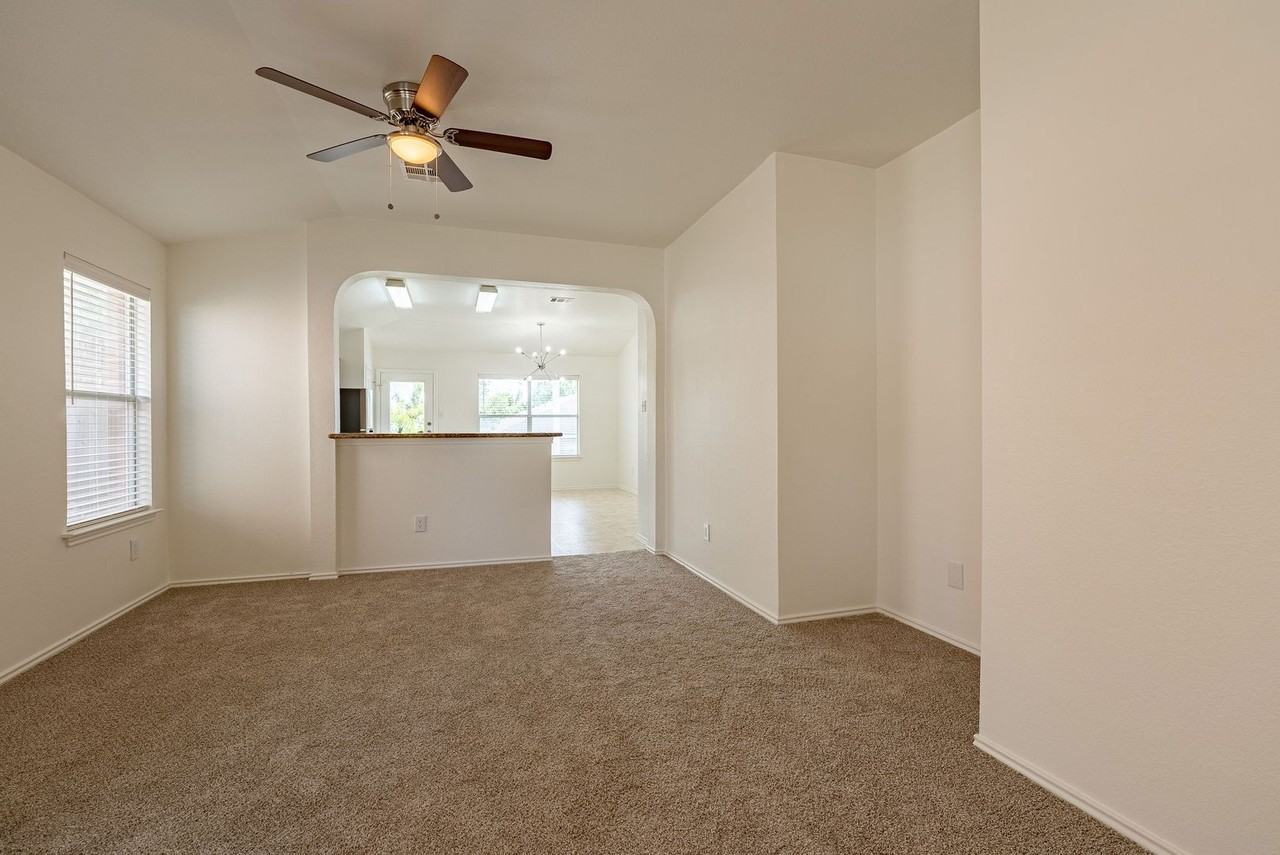 12905 Thomas Jefferson St - Photo 4 of 20