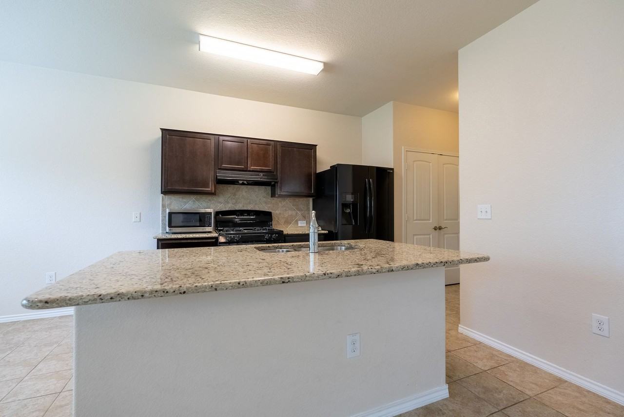 10120 Crescendo Ln - Photo 4 of 21