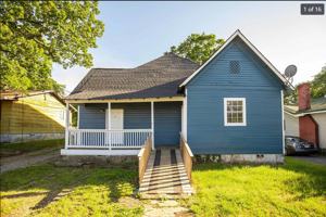 featured image of 2608 E 37th St