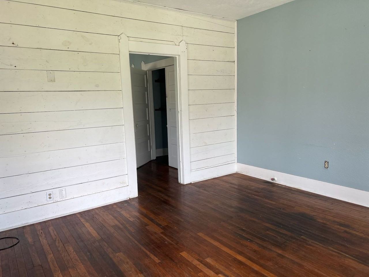 1836 10th St - Photo 5 of 7