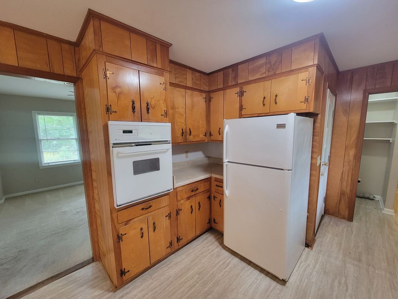 1125 Crestview Dr - Photo 6 of 24