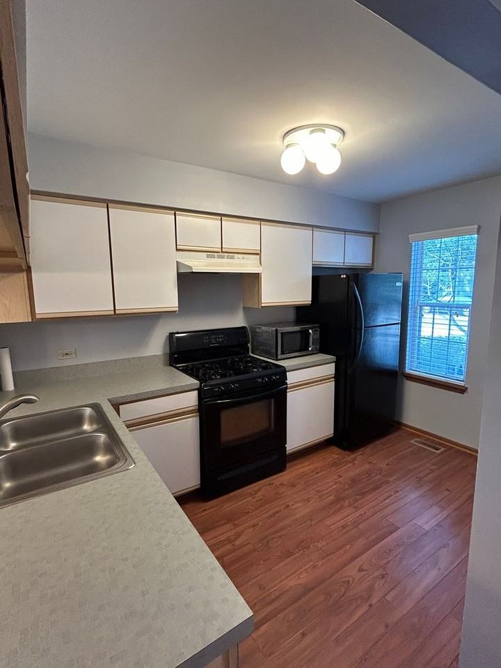 1608 Pebble Beach Cir - Photo 3 of 16