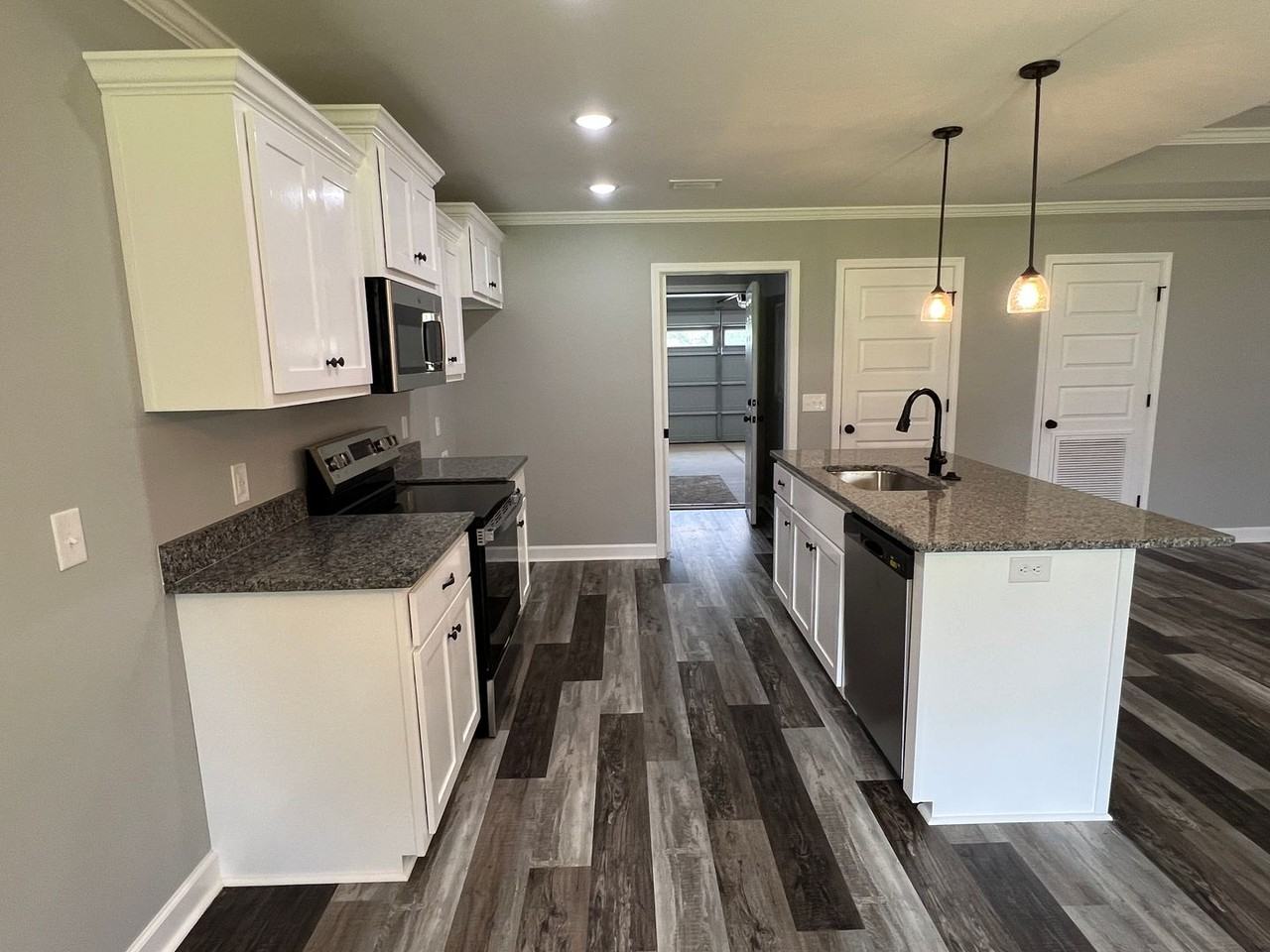 718 N John St - Photo 2 of 15