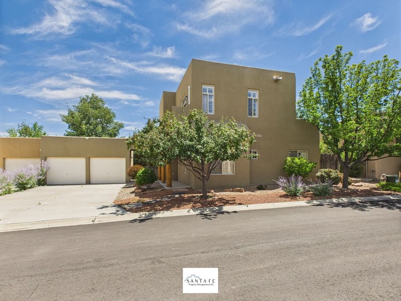 4405 Autumn Leaf Ln - Photo 2 of 32