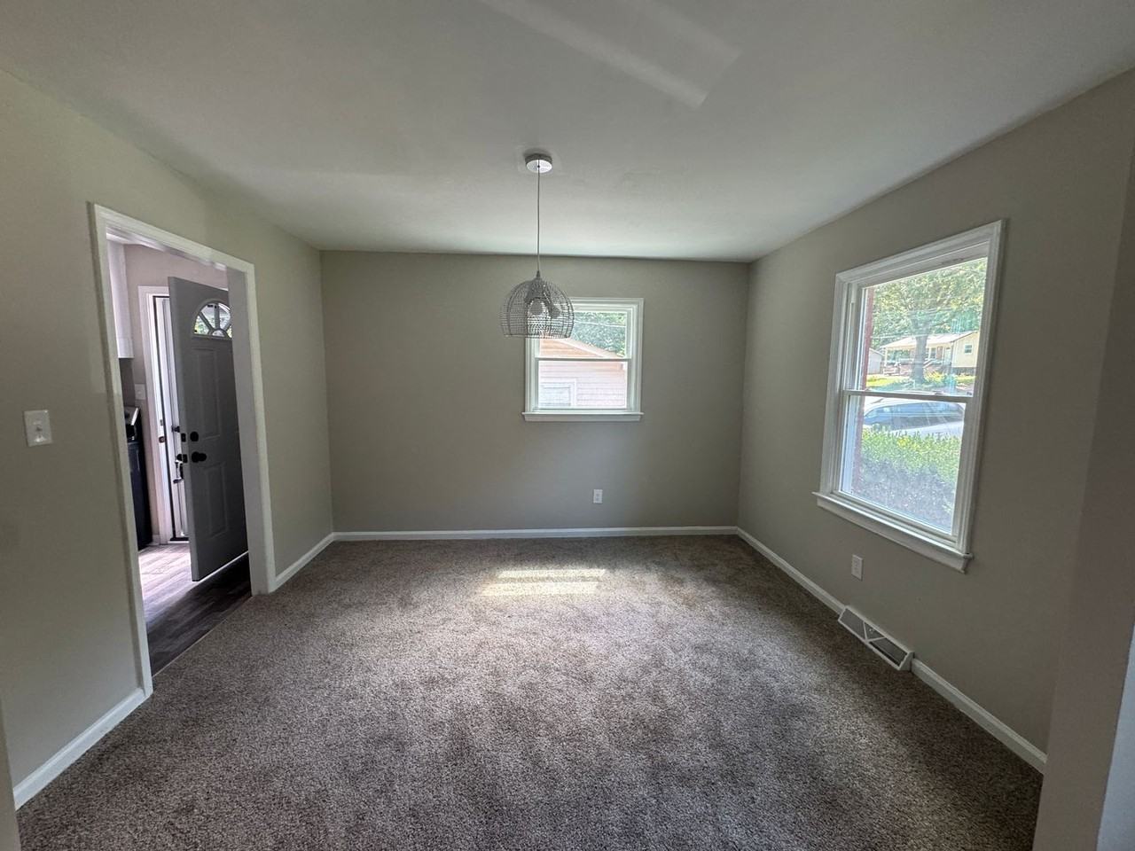 1203 Northwoods Dr - Photo 3 of 15