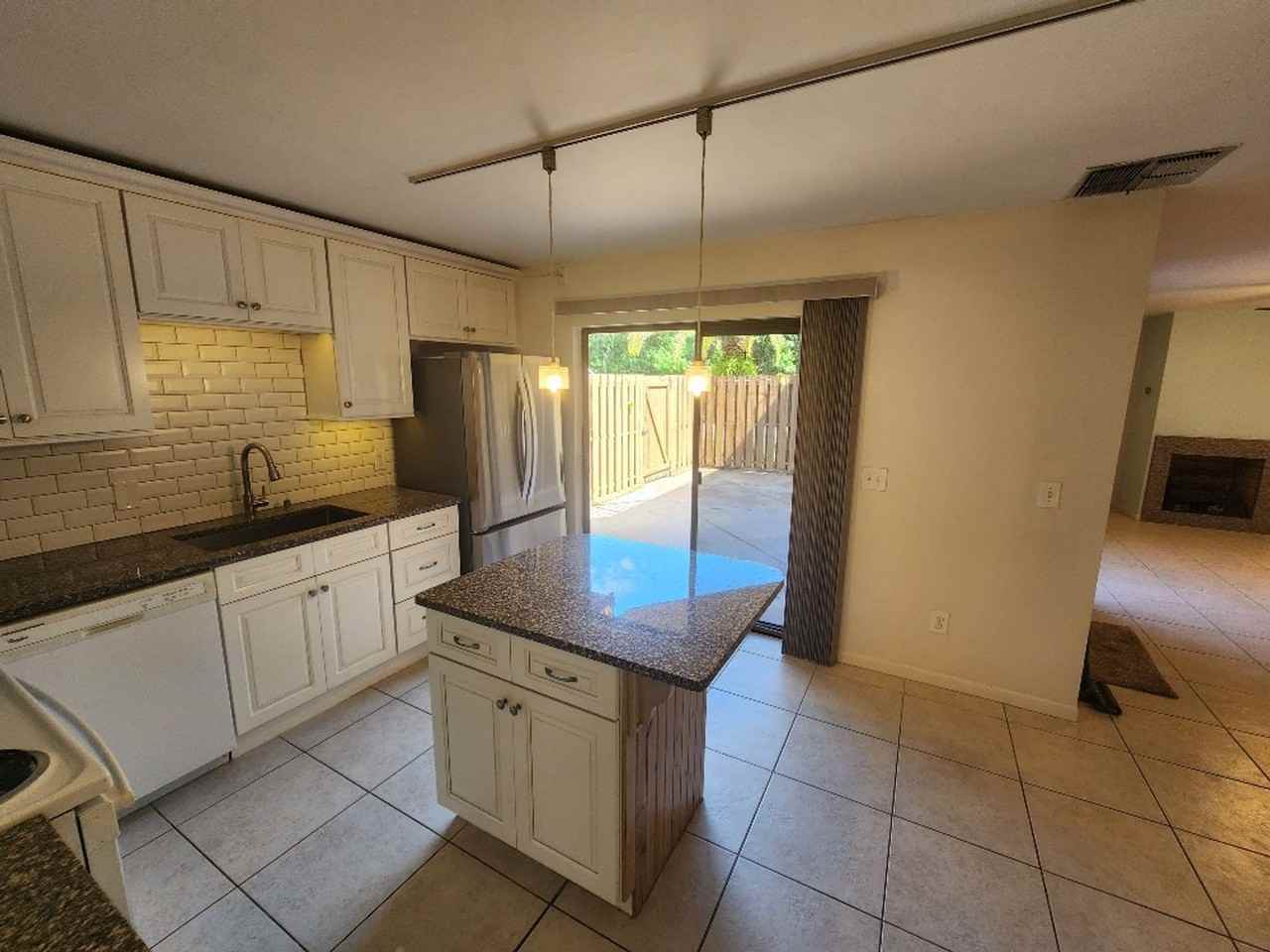 28 Cedar Dunes Dr - Photo 4 of 17