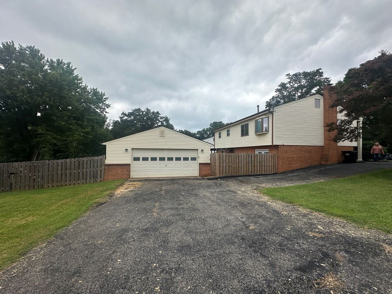 1478 Muse Dr - Photo 2 of 22