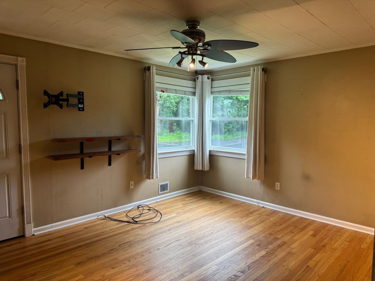 6 Logan Ln - Photo 5 of 13