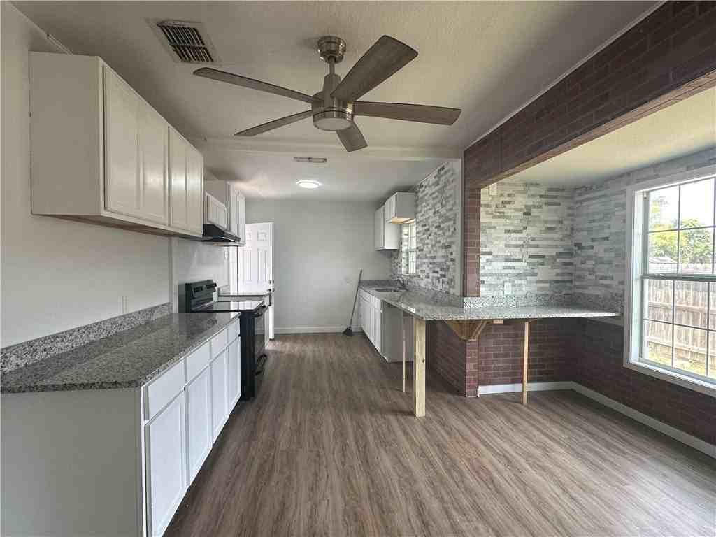 2901 David St - Photo 3 of 8