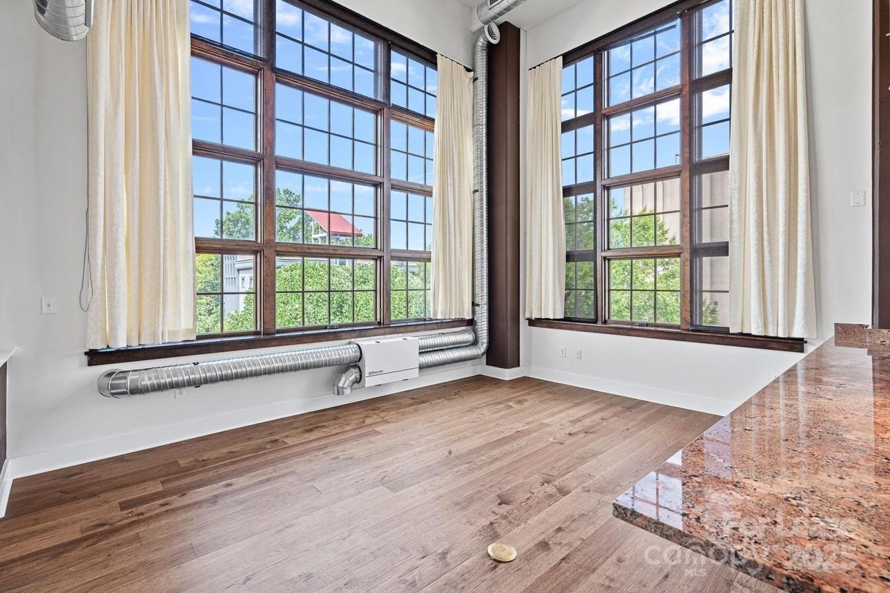 715 North Graham Street #310 - Photo 5 of 15