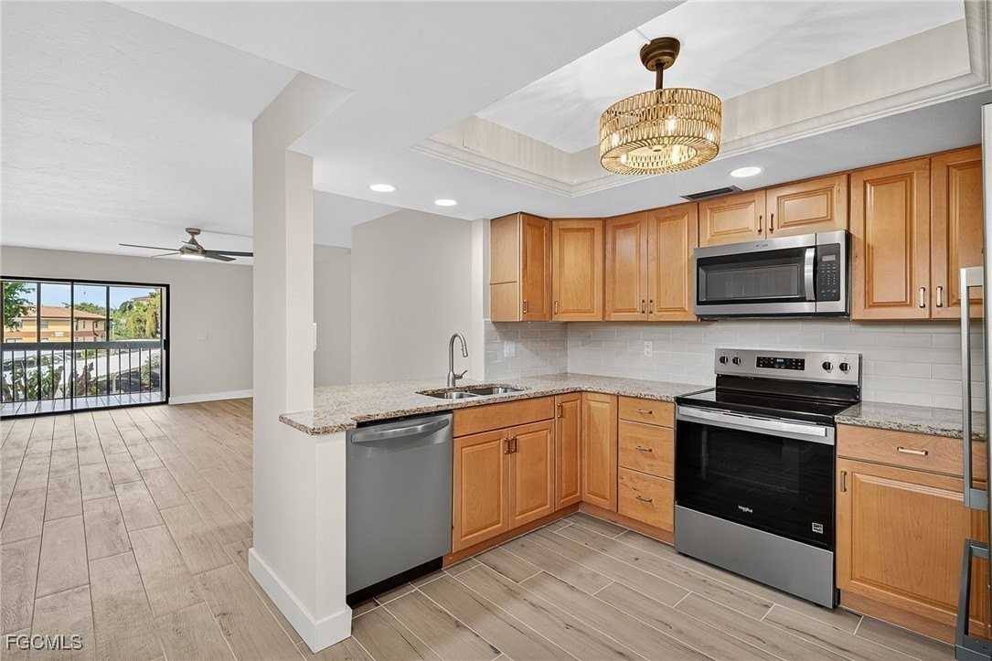 6136 Whiskey Creek Dr Apt 518 #518 - Photo 4 of 31