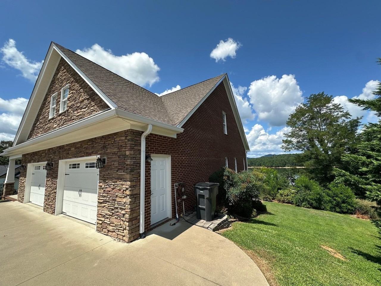 2862 Scenic Lake Cir - Photo 3 of 4