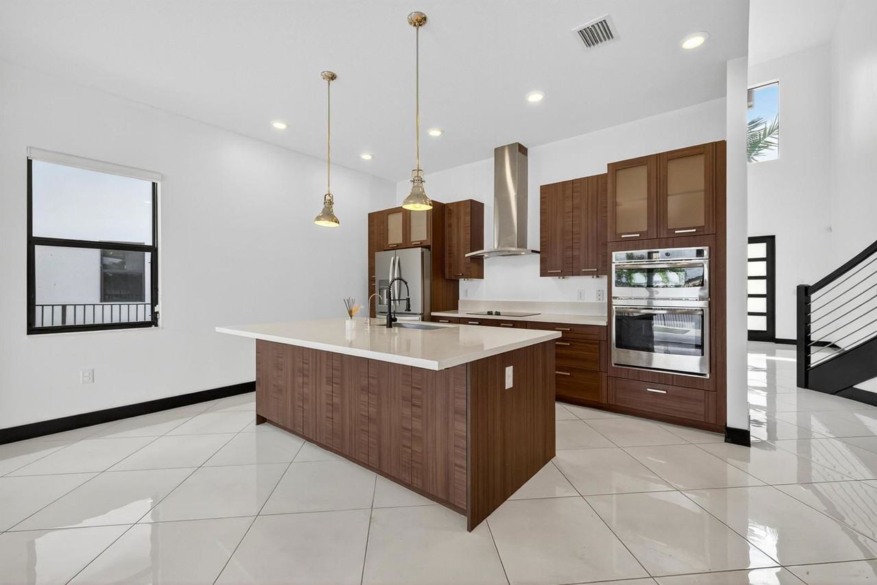 Nw 88th Ave - Photo 6 of 8