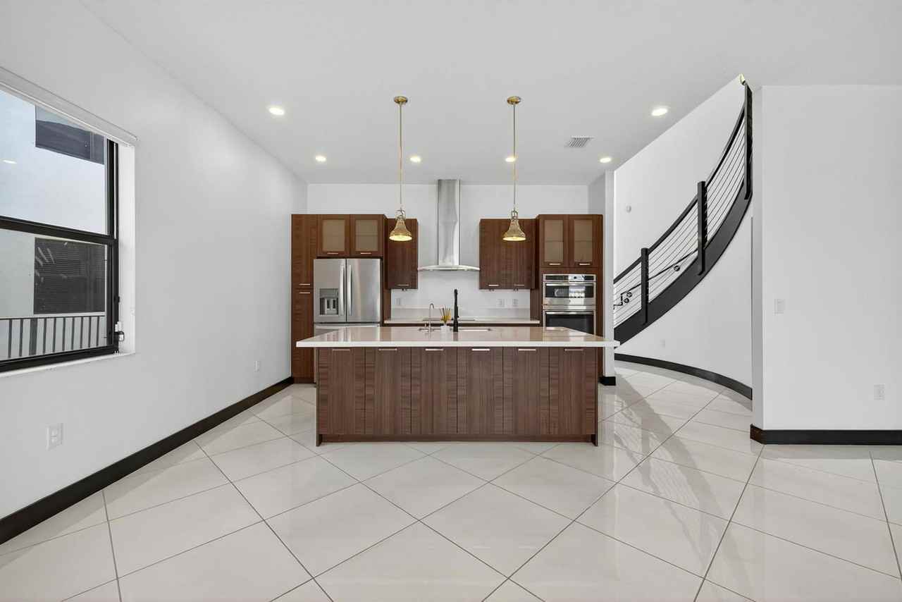 Nw 88th Ave - Photo 7 of 8