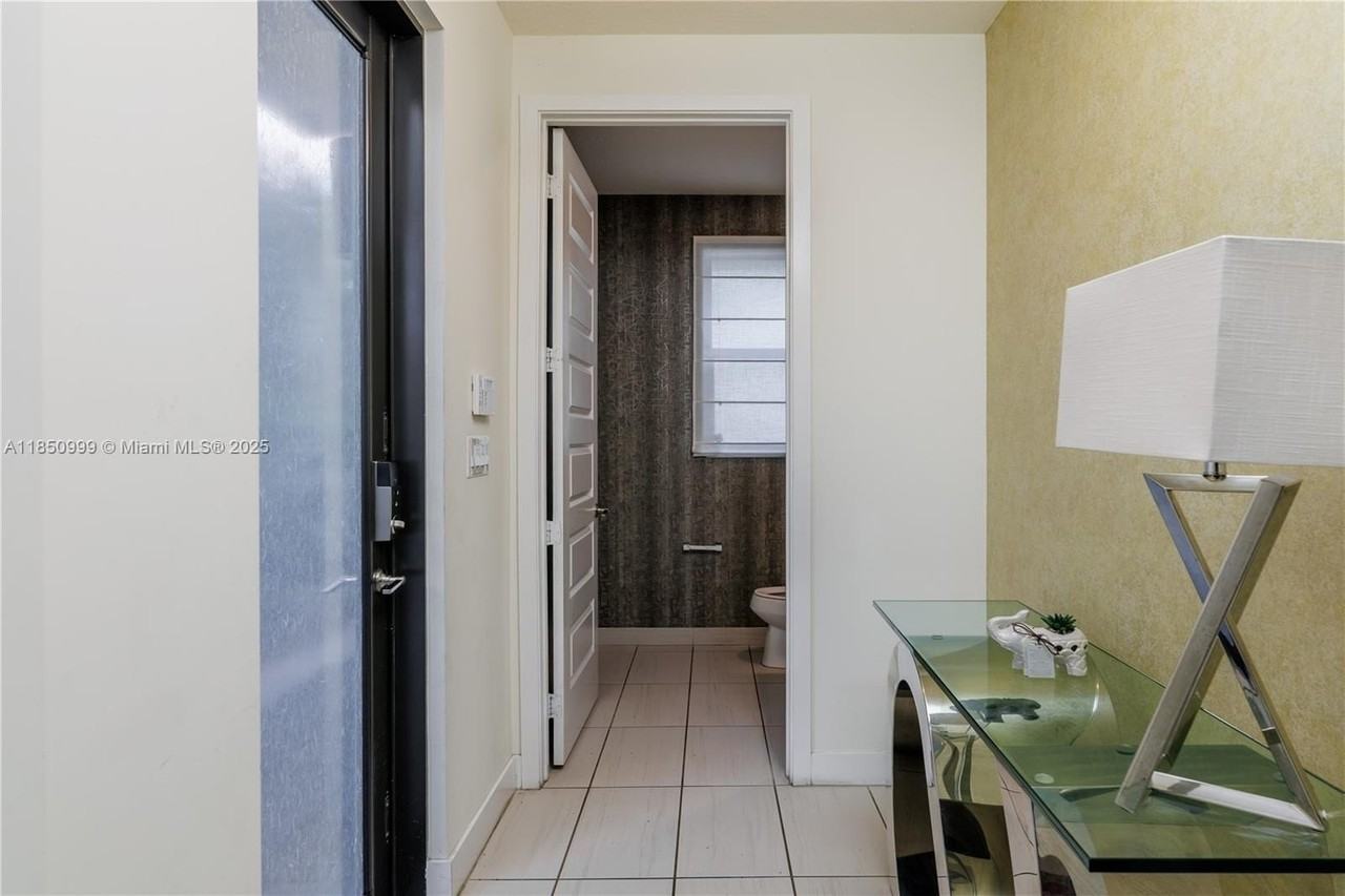 10590 Northwest 78th Terrace #10590 - Photo 4 of 50