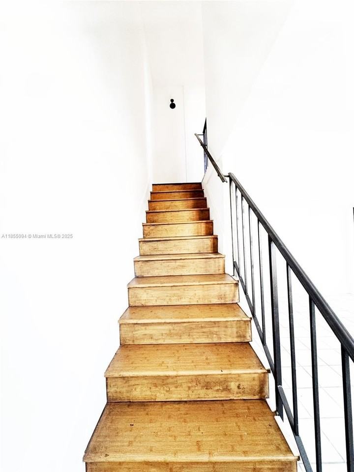 1746 Nw 55th Ave #203 - Photo 5 of 17