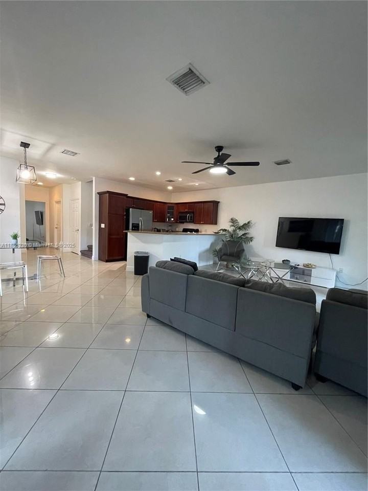 3450 Nw 17th Ter #3450 - Photo 3 of 24