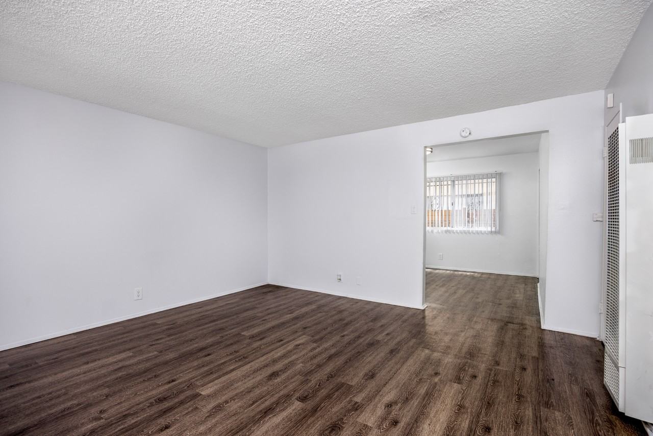 Eucalyptus Apartments - Photo 3 of 12